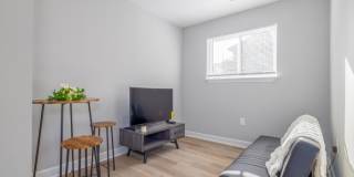 1802 South Pine Street Gallery 3