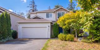 Spacious 3-Bedroom Auburn Home with Fenced Yard, Bonus Area & 2-Car Garage Gallery 1