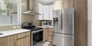 1526 RIDGE Avenue Gallery 7