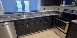 4 Bedroom 3.5 Bathroom Duplex Gallery 9
