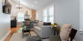 Beautifully Updated House - Awesome Montford Location Gallery 9