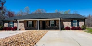 Available on September 10th, 2026!  2 bed 1 bath duplex in Denver NC! Gallery 1