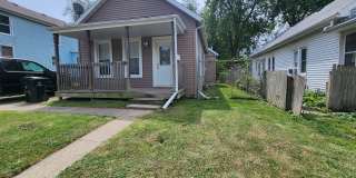 2 Bedroom Home in Bloomington! Gallery 1