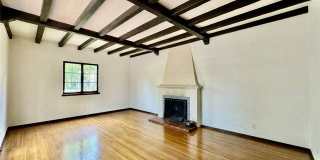 580 South Berkeley Avenue Gallery 10