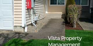 2 Bedroom 2.5 bath BIG Townhouse with garage - minutes from JBLM East Gate Gallery 1