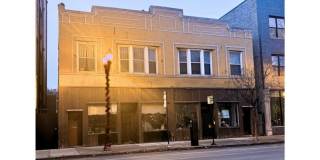 Amazing North Center 3 Bed / 1 Bath Unit Ready 4/2026! Hardwood Floors Throughout! Gallery 1