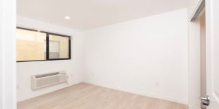 2341 Sherdian Street Gallery 33