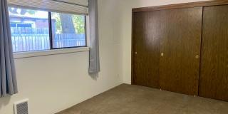 2 Bed 1 Bath Duplex w/ Fenced Yard and Off Street Parking Gallery 8