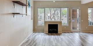 Charming 2BR Townhome in Phoenix Gallery 6