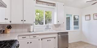 Charming 4 bedroom, South Redlands corner lot home just waiting for you to call home! Gallery 5