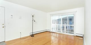 2425 Torquay Avenue Gallery 4