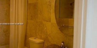 901 NE 14th Ave Gallery 6