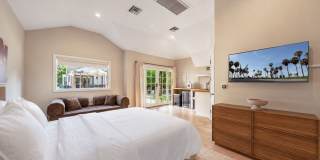 6537 Moore Dr Gallery 21