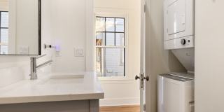 RECENTLY RENOVATED CHARMING 1/1 DUPLEX IN THE HAPPENING HISTORIC DISTRICT OF DIGNOWITY HILL Gallery 7