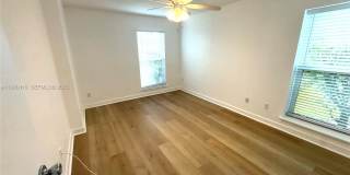 733 Riverside Dr Gallery 9