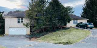 3 Bedroom 2 Bath Duplex with 2 Car Garage Gallery 1