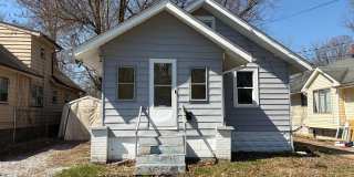 Charming 2-Bedroom Home with Secure Front Porch, Carport  Big Yard in Goodyear Heights Gallery 1