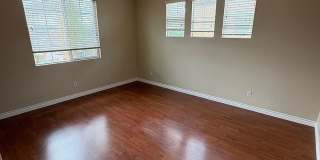 Newer 4bed 2.5 bath House Gallery 10