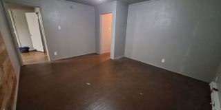 4 bedroom, 1.5 baths Gallery 8