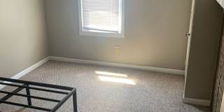 ***AVAILABLE AUGUST 2027*** 5 Bedroom 3 Bathrooms House Downtown Gallery 14