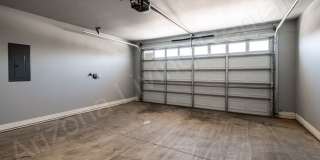 DON'T MISS THIS THREE BEDROOM TOWNHOUSE IN A PRIME LOCATION Gallery 27