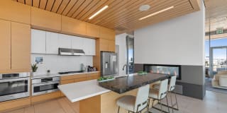 3033 Wilshire Gallery 36