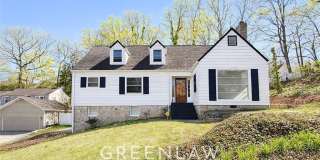 1944 Lyle Avenue Gallery 1