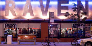 Beautiful Edgewater Efficiency Studio ~ Heat Included ~ Cats Welcome Gallery 7