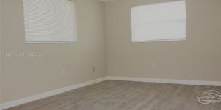 1900 N 32nd Ct Gallery 10