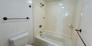 Available NOW - Highly Desired 2 BED 2 BATH Near Ala Moana Gallery 15