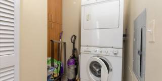 200 W Grand Gallery 2