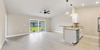 736-738 Gilbert Avenue S Gallery 29
