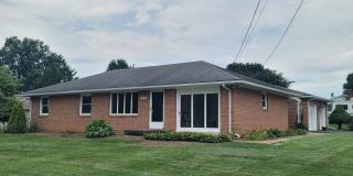 Single Family Living w/ Garage & Yard Gallery 1