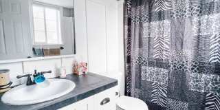 Spacious 4 Bedroom 3 Bath in Orem Gallery 11