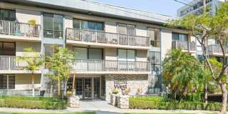 1134 Alta Loma Rd Gallery 21
