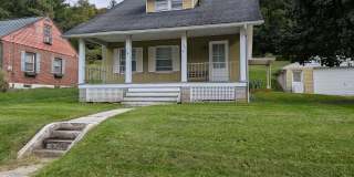 2 Bedroom Home with Off Street Parking Gallery 1