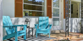 Retro Pool home close to downtown Naples Gallery 1