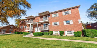 124 W Washington Gallery 1