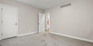2080 Gladstone, Unit 1 Street Gallery 22