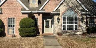 Prime Location 4 Bedroom 3 1/2 bath 2 garages! Gallery 4