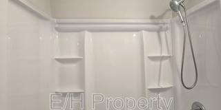 1121 Luther East Gallery 18