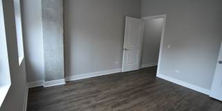 3833 N Broadway Gallery 195