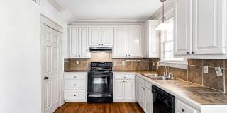 2 Bedroom Townhome In Capital Heights Gallery 1