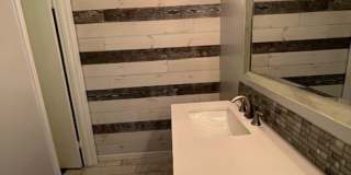 Beautifully remodeled 3 bedroom, 2.5 bath, 2 car garage Gallery 36