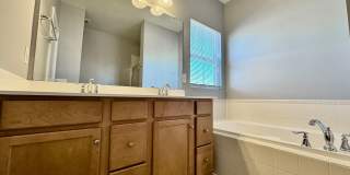 Available 07-08-26! Townhouse w/Garage - Pet Friendly - All Appliances Convey! Gallery 35