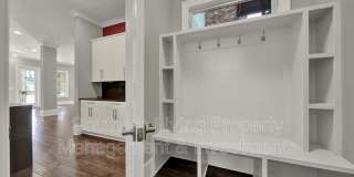 2011 Sharon Ave Gallery 18