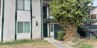 1735 E Washington Street Gallery 1