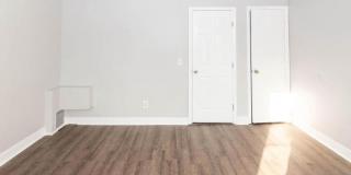 Spacious 3 Bedroom Townhome Gallery 22