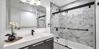 Meticulously renovated single-story contemporary estate Gallery 27