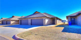 3br 2ba duplex with 2 car garage in Kingfisher! Gallery 1